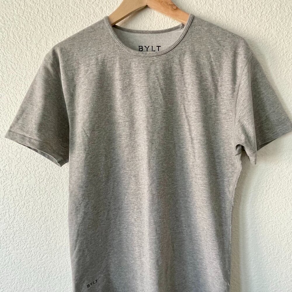 BYLT Drop Cut Lux Mens Short Sleeve Gray Shirt Size Small Workout Stretch